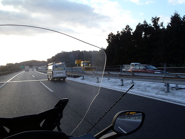 除雪車走行中ですが・・・何か？